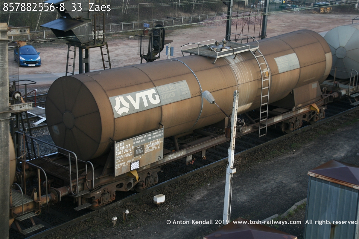 857882556-8_33_Zaes.JPG